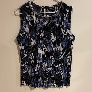 Roz & Ali Black and Blue Floral Pleated Blouse